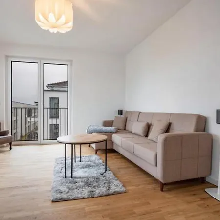 Modernes Und Wunderschoenes Loft Mit Terrasse Und Stadtblick In דירה *